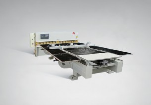 QS12K系列液压摆式前送料数控剪板机